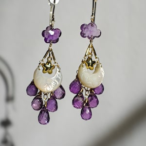 Orecchini penzolanti in cristallo mistico a mezzaluna lunare celeste / gioielli di pietre preziose autentiche / madreperla ametista riempita d&#39;oro / regalo di compleanno