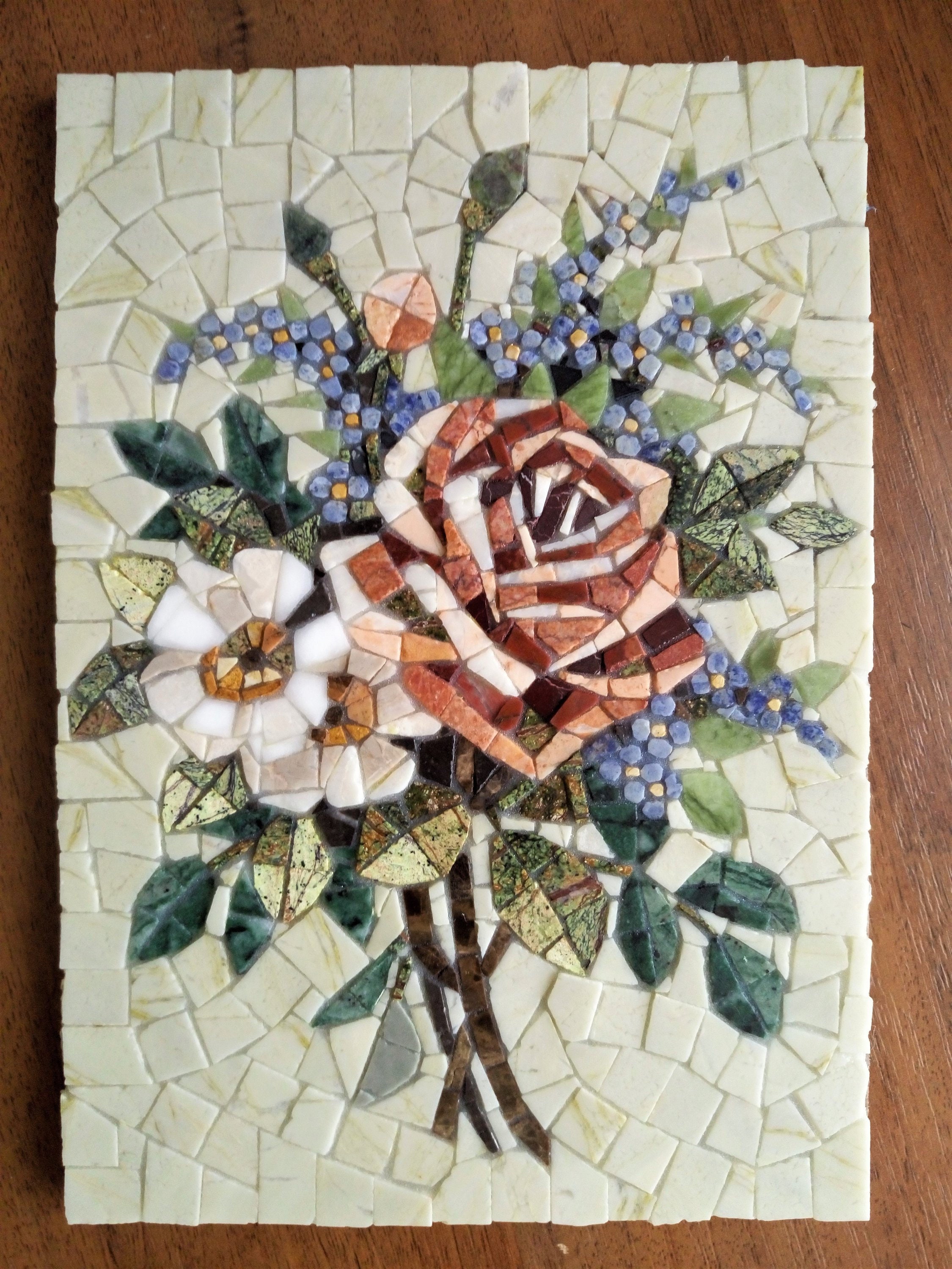 額装された大理石モザイクの花、バラのタイル絵画、ホーム