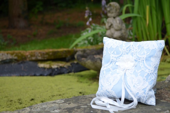 Lace ring shop bearer pillow