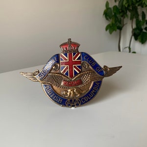 Pin's Emaille Touring Club De France - Insigne Voile Sport Nautique