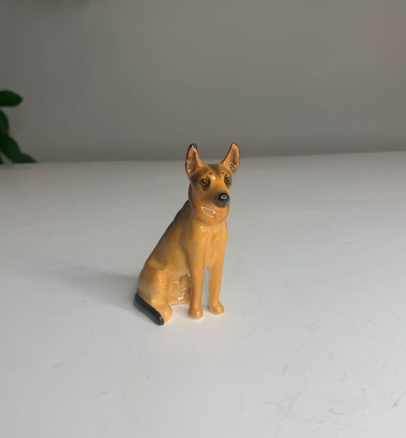 Royal Doulton German Shepherd Dog Figurine K13 1931-1977 Bone China Discontinued
