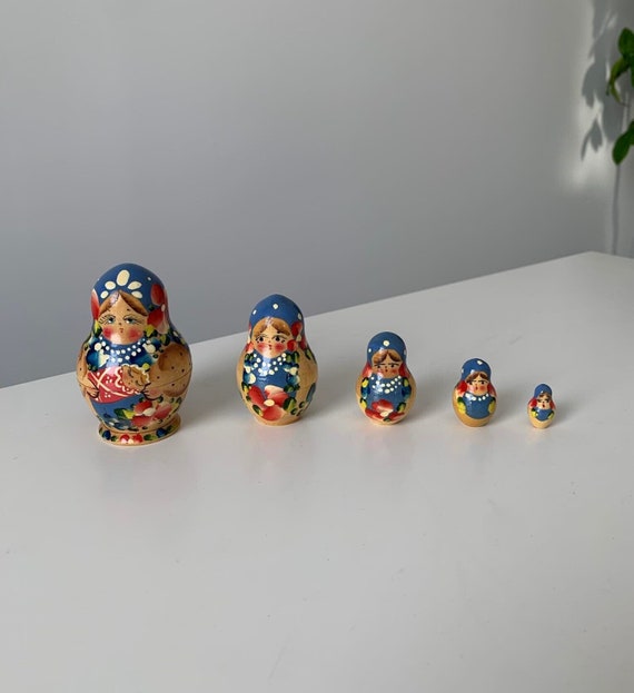 Set of Matryoshka Dolls / Stacking Dolls / Nesting Dolls / Russian Dolls !