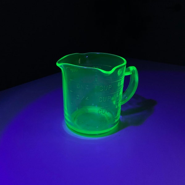 Green Uranium Depression Glass Kellogg’s 3 Spout "One Cup" Measuring Cup