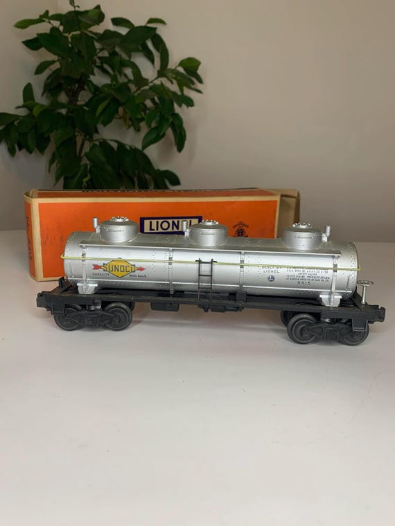 Lionel Electric Trains Tank Car No. 6415 includes Original Box