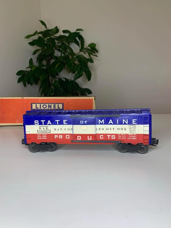 Lionel Electric Trains Box Car No. 646-275 includes Original Box