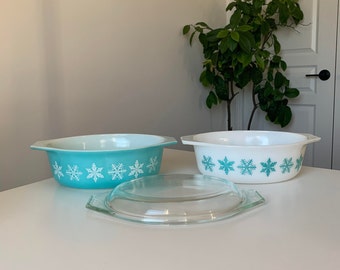 Pyrex 043 Patrón de copo de nieve 3 piezas Platos y tapa para horno - Gran idea de regalo