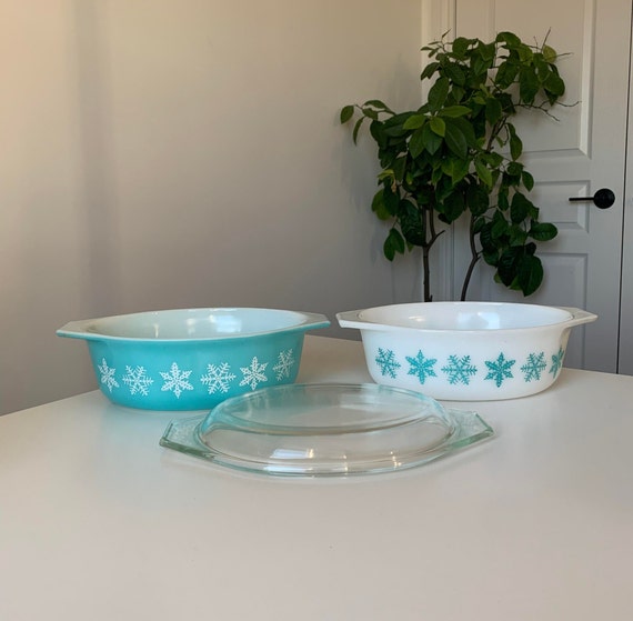Pyrex 043 Snowflake Pattern 3 Pc Ovenware Dishes and Lid