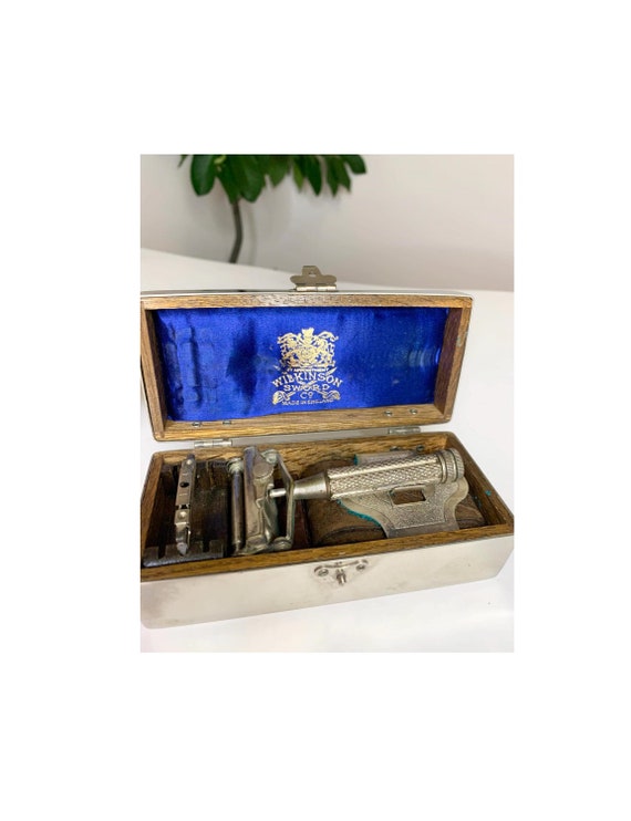 Wilkinson Sword Razor 31 Day Model , Blades, Strop, Instructions and Case