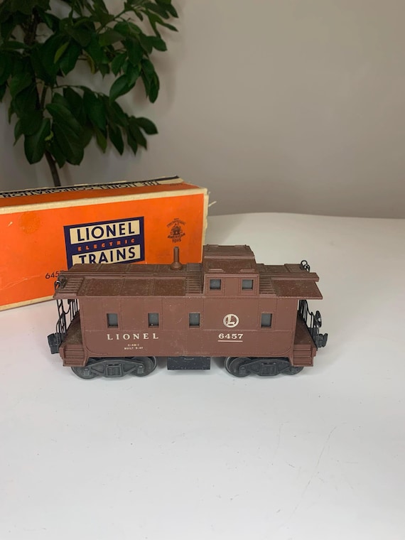 Lionel Electric Trains Caboose Car No. 6457 includes Original Box