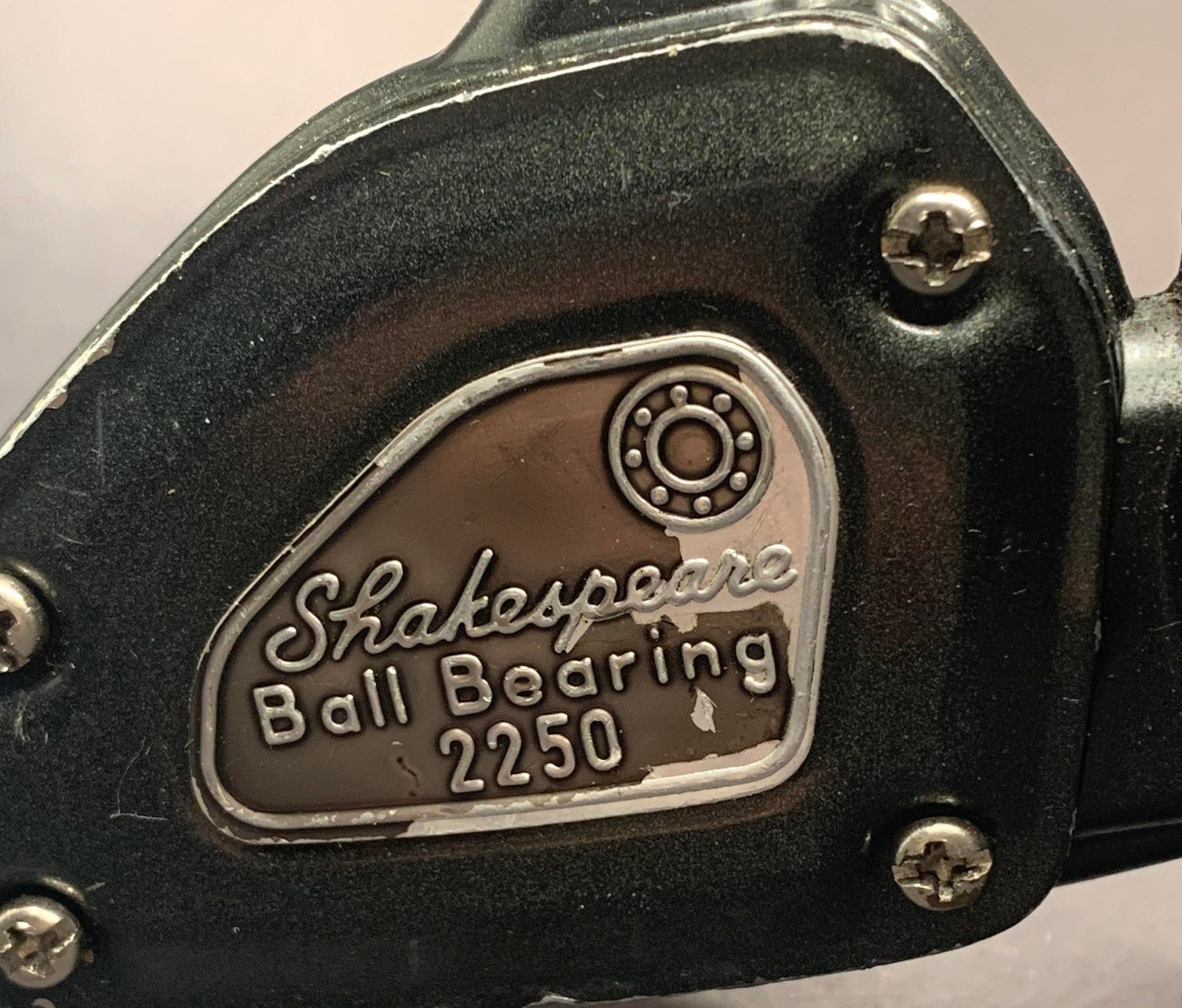 Shakespeare Ball Bearing 2250 Fishing Reel Great Gift Idea 