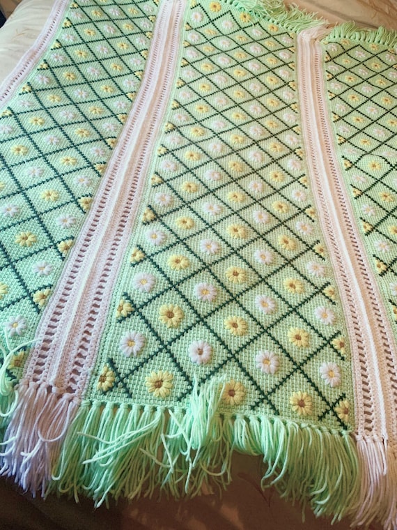 Hand Knit - Daisy Crochet Afghan - 48" x 68"