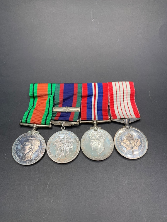 1939-1945 WW2 Canada Medal Group of 4 with Canada 125 Medal
