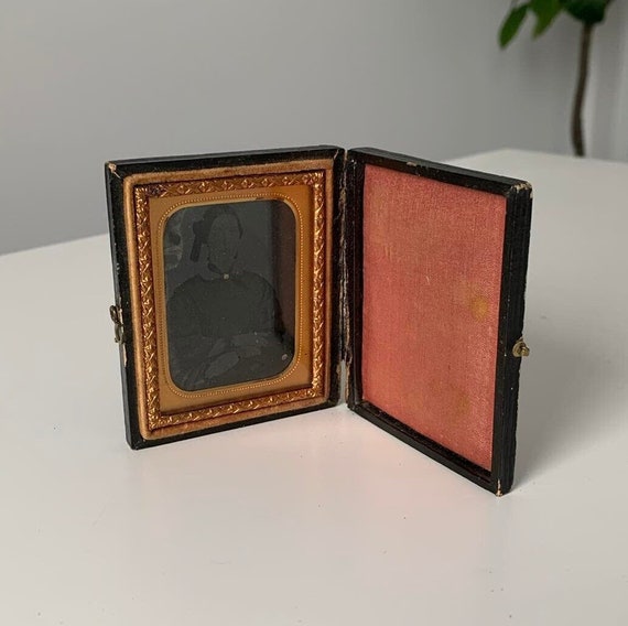 Antique Daguerreotype Photo of a Lady in a Velvet Leather Case