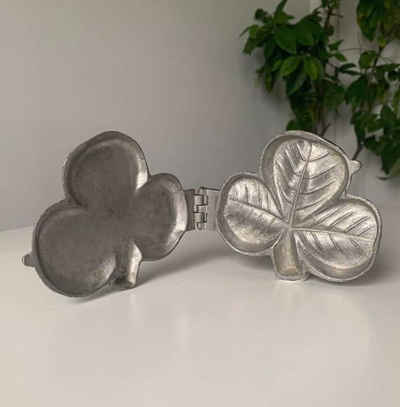 Vintage Ice Cream Shamrock Mold