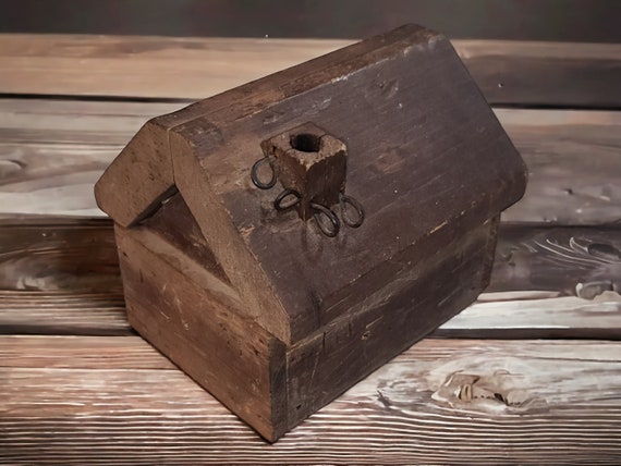 Primitive Canadian / Canadiana Log Cabin Multi-Piece Sugar Mold