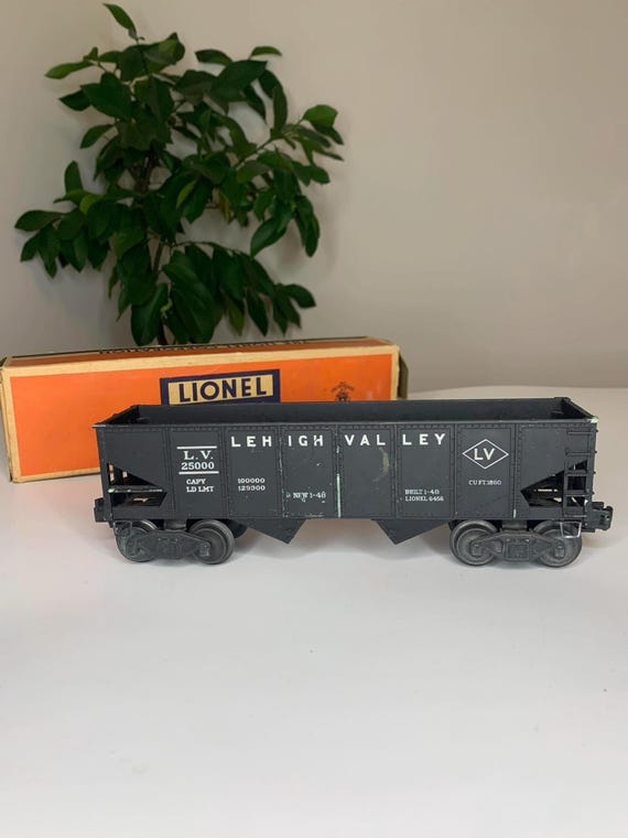 Lionel Electric Trains Hopper Car No. 6456 includes Original Box