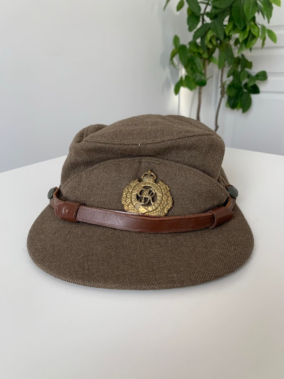 Canadian Military - Buffalo Cap Winter c 1964 with King's Crown Engineer Cap Badge