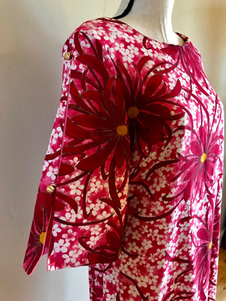 1960/'s Traditional Luau Dress Vintage Hawaiian Resort Dress Vintage Hawaiian Luau Dress Vintage Hawaiian Bell Sleeve Floral Dress