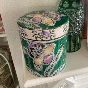 Amazing Asian Peony Green Cookie Jar, biscuit Jar, Kitchen Canister, Chinoiserie, Ceramic Jar