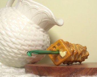 Waffles and Syrup Crochet Hook, Handmade Polymer Clay tool, Bakery Themed Crochet Gift for Crocheter, cottagecore kawaii accessories notions