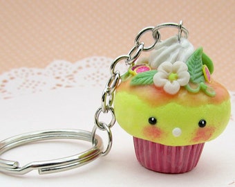 Cupcake charm keychain - Big charm - polymer clay charm - clay charm - polymer clay - cupcake keychain - dessert jewelry - clay cupake charm