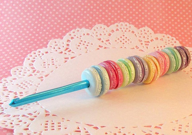 Macaron crochet hook polymer clay crochet hook clay handle crochet hook crochet gift crochet tools clay crochet hook clay food image 1