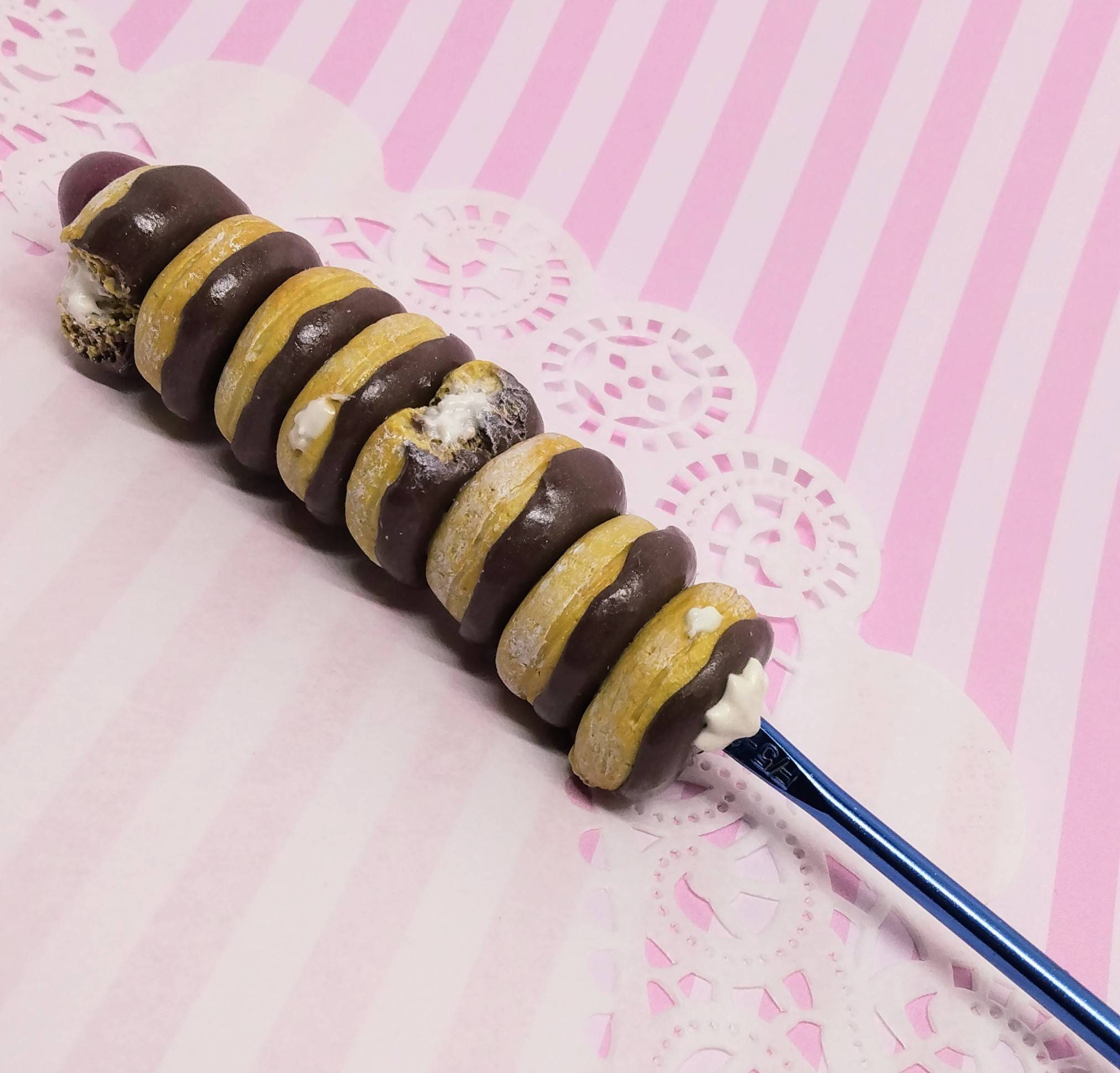Donut crochet hook Doughnuts polymer clay crochet hook Etsy.de
