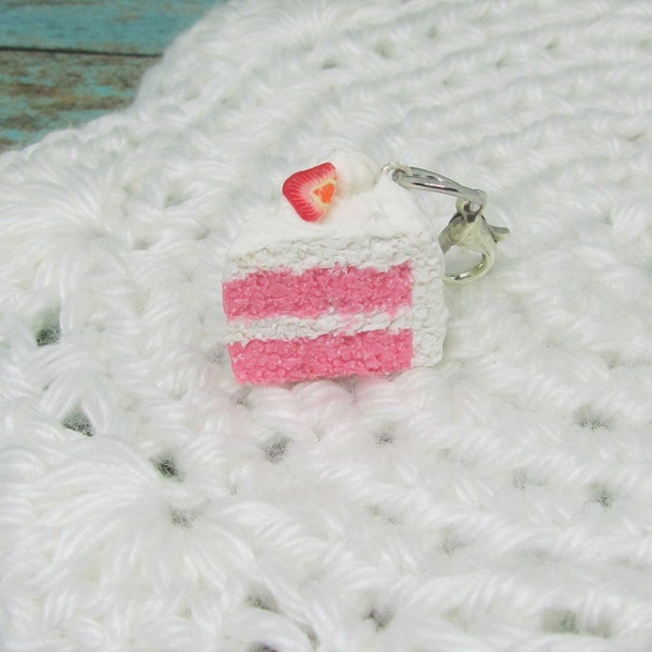 Strawberry cake charm - polymer clay charms - clay charm - polymer clay jewelry - stitch markers - dessert jewelry - clay cake charm