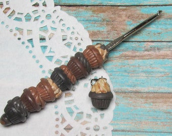 Chocolate cupcake crochet hook and stitch marker, polymer clay crochet hook, crochet gift, crochet tools, crochet hook, cupcake crochet