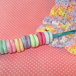 Macaron crochet hook polymer clay crochet hook clay handle crochet hook crochet gift crochet tools clay crochet hook clay food image 2