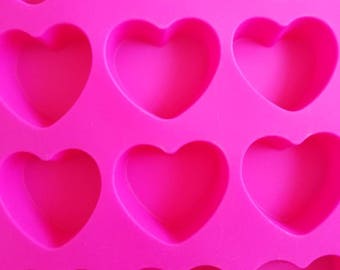 1 1/2"- 1 1/2" heart shaped molds set