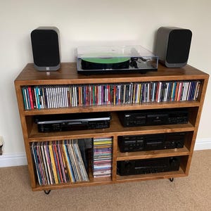 SERENE Industrial HiFi Stand - Sustainable - Turntable Stand-Vinyl Storage Unit - HiFi Unit - Wood Furniture - CD Stand - Walnut - Oak