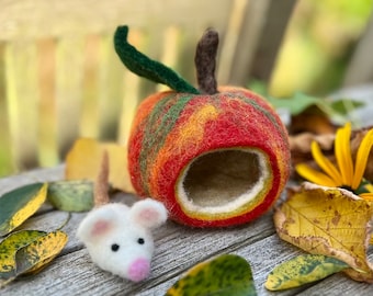 Felted apple mice, seasonal table