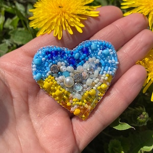 Brooch heart, Ukrainian seller, Beaded heart brooch, yellow and blue, Ukrainian flag, Ukrainian jewelry