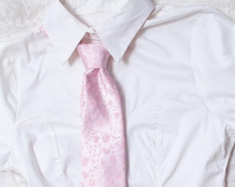 Vintage Y2K Vernon Tie in Pink Silk - 2000s Classic Style Necktie - One Size
