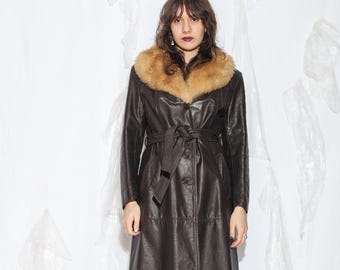 Vintage 70er-Jahre Ledermantel von Penny Lane mit Pelzkragen – Lange Jacke von Whimsical Clothing – Größe L