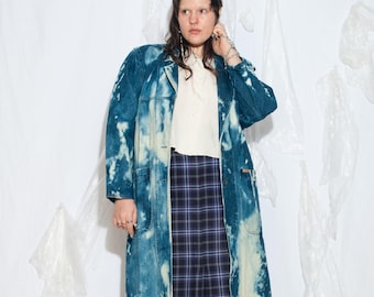 Gerecyclede lange denim dusterjas uit de jaren 80 - gebleekte vintage blauwe grungejas - Maat XXL