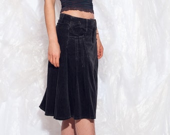 Vintage Y2K Whimsigoth Skirt in Grey Corduroy Low-Rise 2000s Schoolgirl Aesthetic Dark Gray Midi Medium
