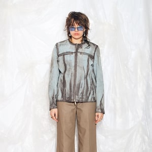 Veste en cuir vintage de l'an 2000 en bleu, manteau recyclé en daim véritable peint à la main des années 2000, grande