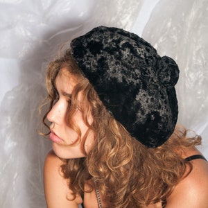 Vintage 70s Rare Beret Hat in Black Velvet 1970s 60s Mod Preppy Hat Vintage Style Beret One Size