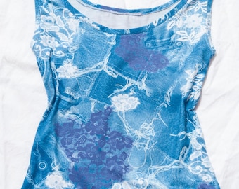 Vintage Y2K Denim Printed Top in Blue Lace - 2000s Paris Hilton Cyanotype Tank Crop Top - Size S
