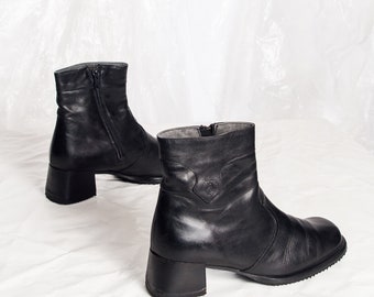 Vintage Y2K Sebastiano Boots in Black Leather 90s 1990s Heeled Ankle Boots 39