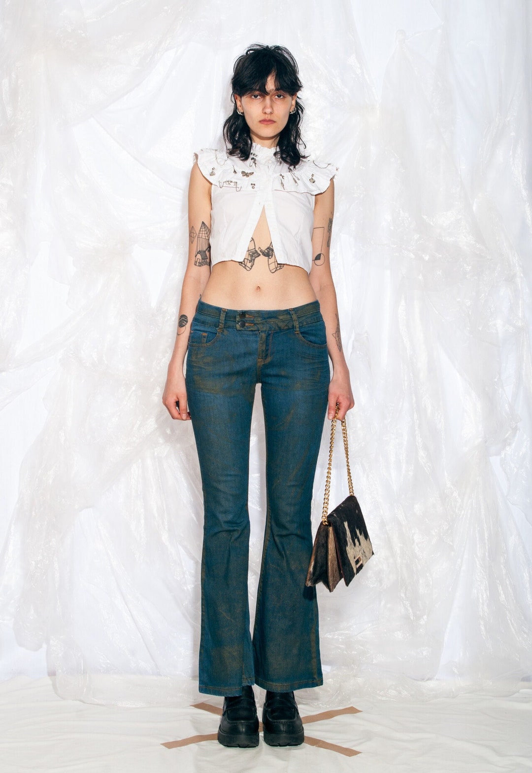 Jeans a zampa vintage Y2K rielaborati in pantaloni a zampa dipinti