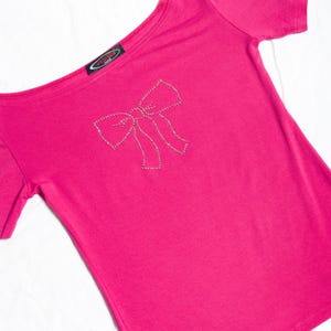 Vintage Y2K Baby Tee in Pink with Rhinestone Bow Pattern - 2000s Short Sleeved Top - Early 2000s Vintage Style - Size S