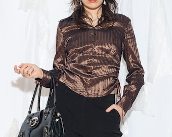 Camicia vintage aderente Y2K in nero e bronzo - Top metallico arricciato anni 2000 - Camicetta a maniche lunghe slim fit - Stile sirena da ufficio - Taglia L
