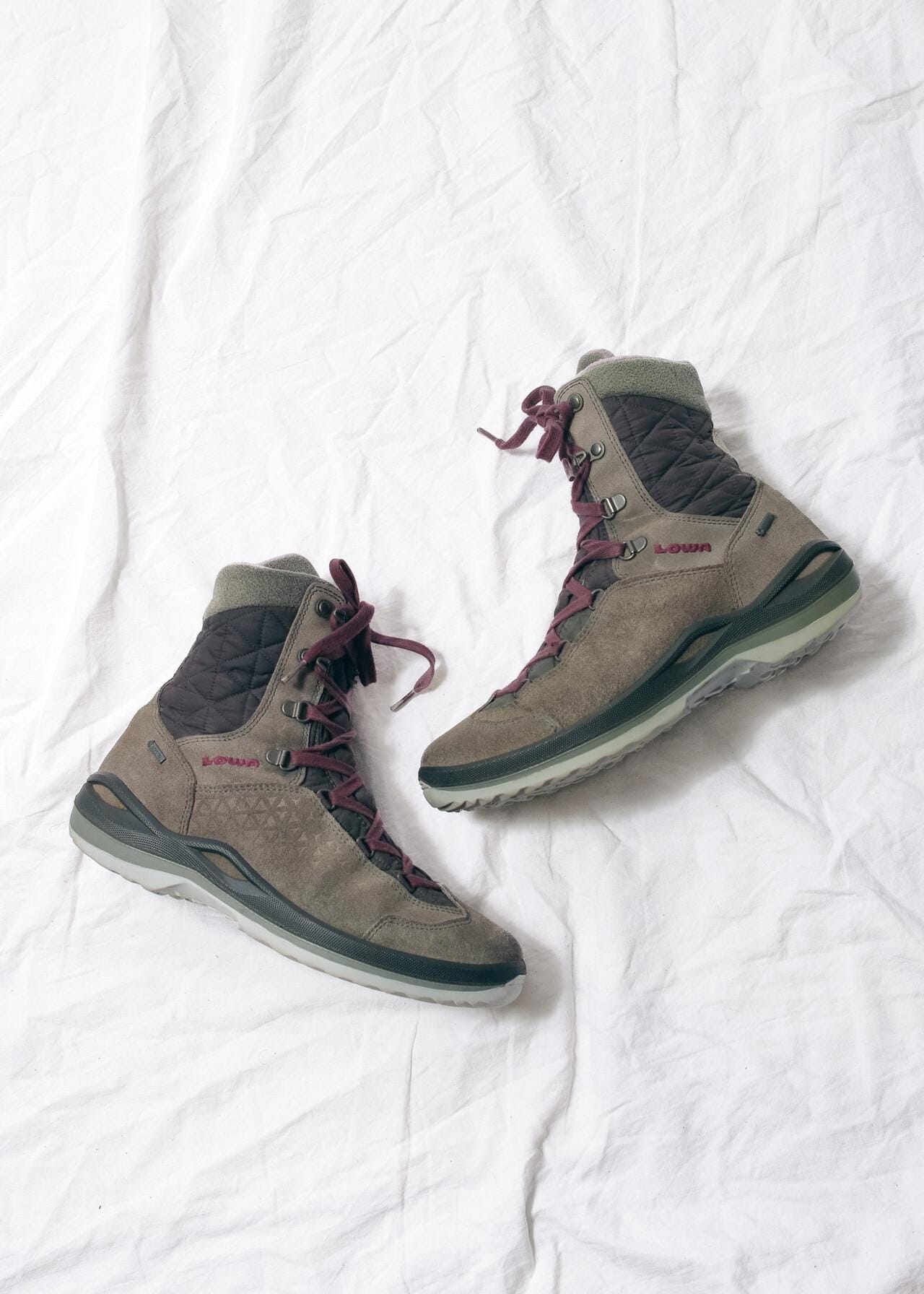 Vintage Y2K Lowa Boots in Grey Leather Suede - 2000s Grunge 