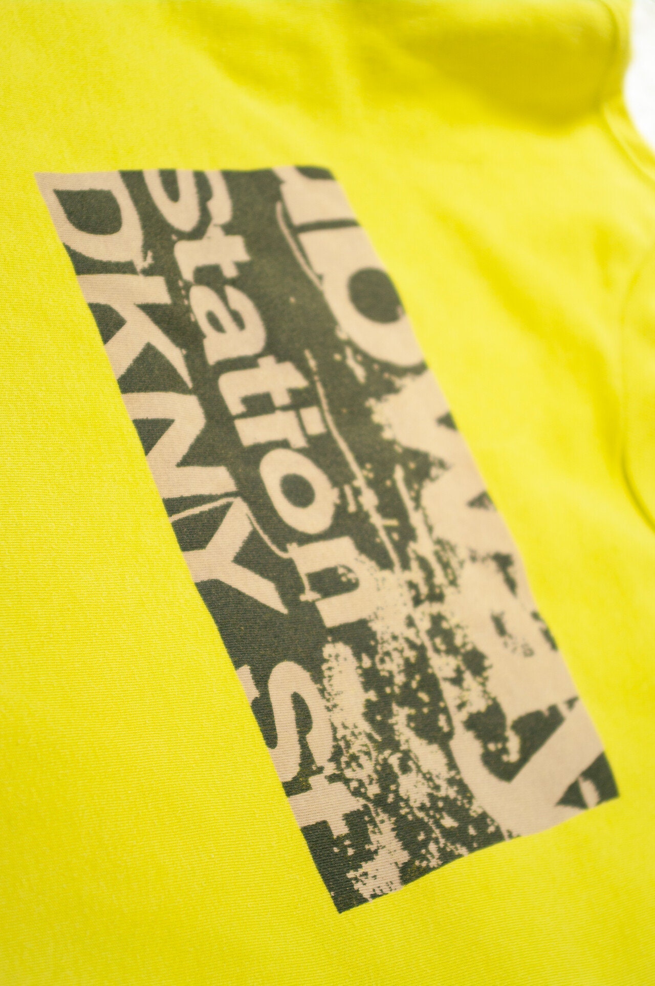 ヴィンテージ Y2K DKNY 長袖Tシャツ（ネオングリーン） 2000年代 ダナ 