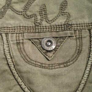 Vintage Y2K Cargo Jeans i lergrönt - 2000-tals Grunge Flare Pants - Låg midja med fickor i Gorpcore-stil - Storlek M bild 7