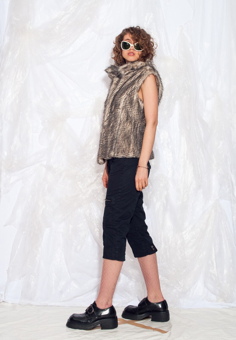 Vintage Y2K Brown Faux Fur Vest - 2000s Whimsigoth Festival Gilet Waistcoat - Size S image 4