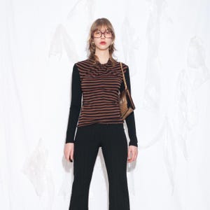 Vintage Y2K Fitted Top in Black and Brown Striped - 2000s Slim Fit Office Siren Blouse - Size S